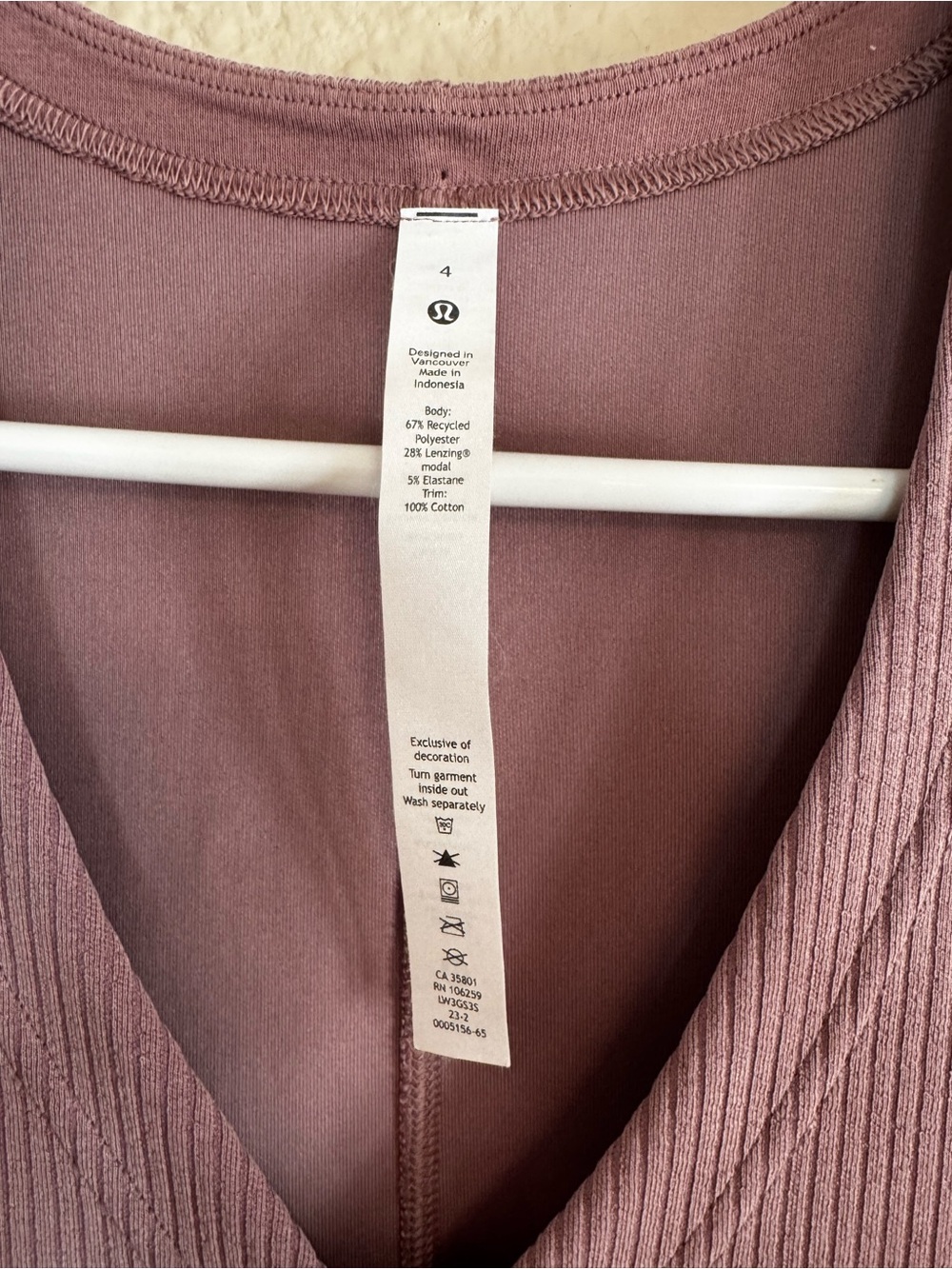 lululemon athletica Ribbed V-Neck Tee - Mauve Plum - Picture 3 of 3